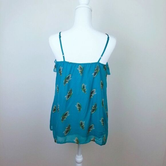 Xhilaration Feather Print Top. Green. M#012 - Picture 6 of 10